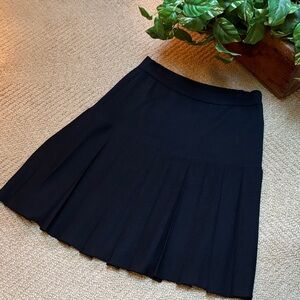 ST JOHN Basics black knit pleated skirt